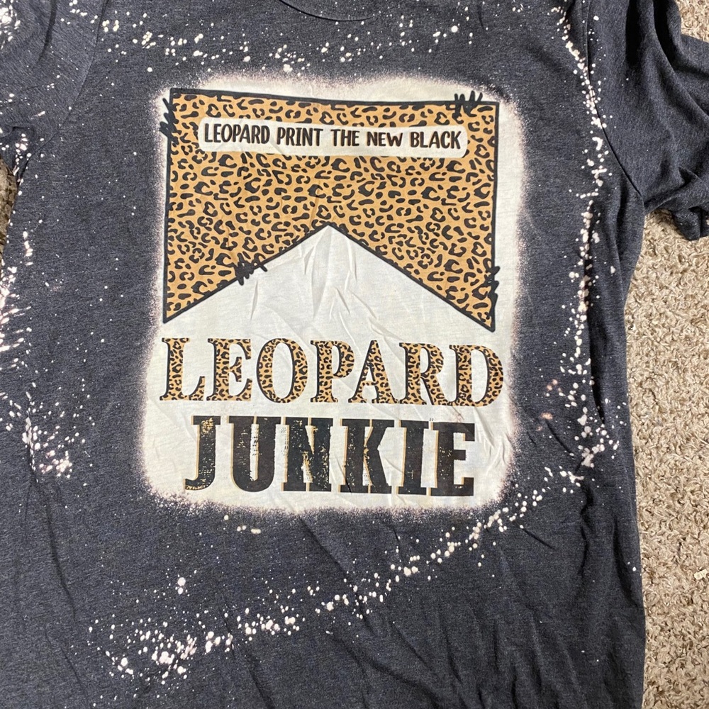 Bleached leopard Junkie T-shirt